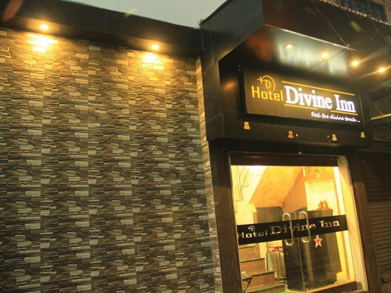 Hotel Divine Inn Váránaszi Kültér fotó